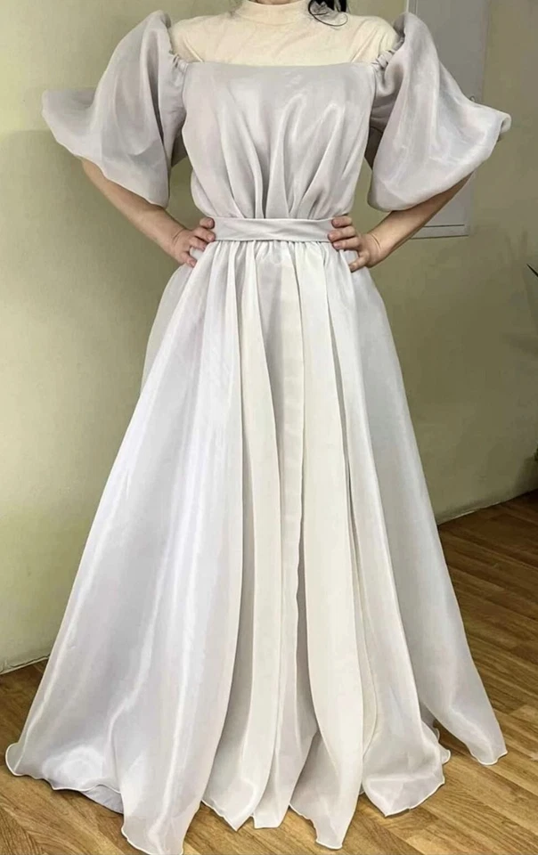 Vestido de novia hecho a medida gris iridiscente claro de gasa/organza talla 8 Foto 4 de 4