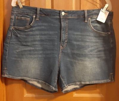 Terra & Sky High Rise A-Line Blue Denim Shorts Medium Wash Plus Size 22W NWT