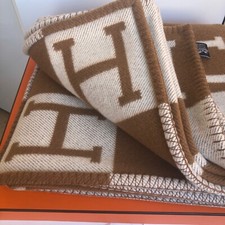 Jete canape plaid Avalon Hermes Merinos cachemir 135 x 170 H all-over ecru camel