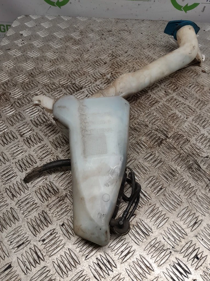 VOLKSWAGEN FOX WASHER BOTTLE AND MOTOR 6Q0955453 2005-2011 - Image 4 of 4