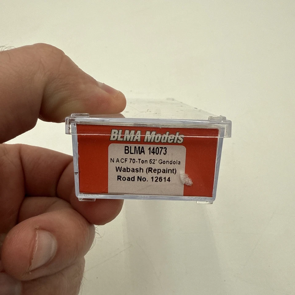 BLMA MODELS 14073 N SCALE WABASH (REPAINT) ACF 70-TON 52' GONDOLA #12614 IN CASE - Image 2 of 4