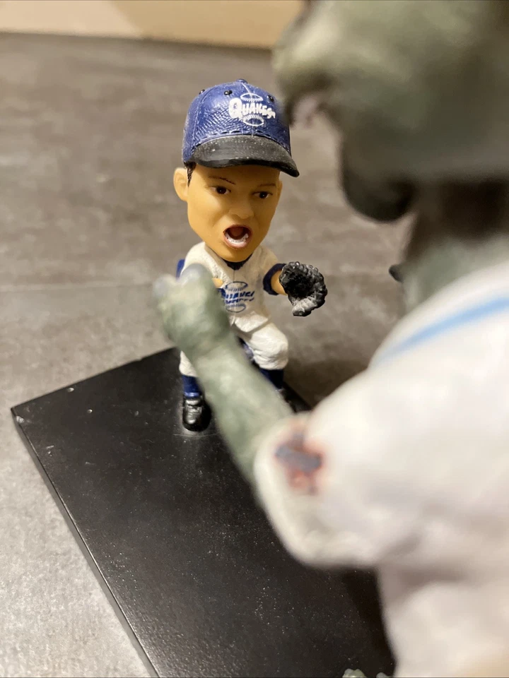 Bobblehead JURASSIC PARK T-REX ~ IE 66ERS SGA Solo 500 Hecho MiLB Foto 4 de 4