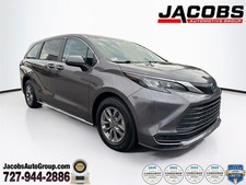 2024 Toyota Sienna LE