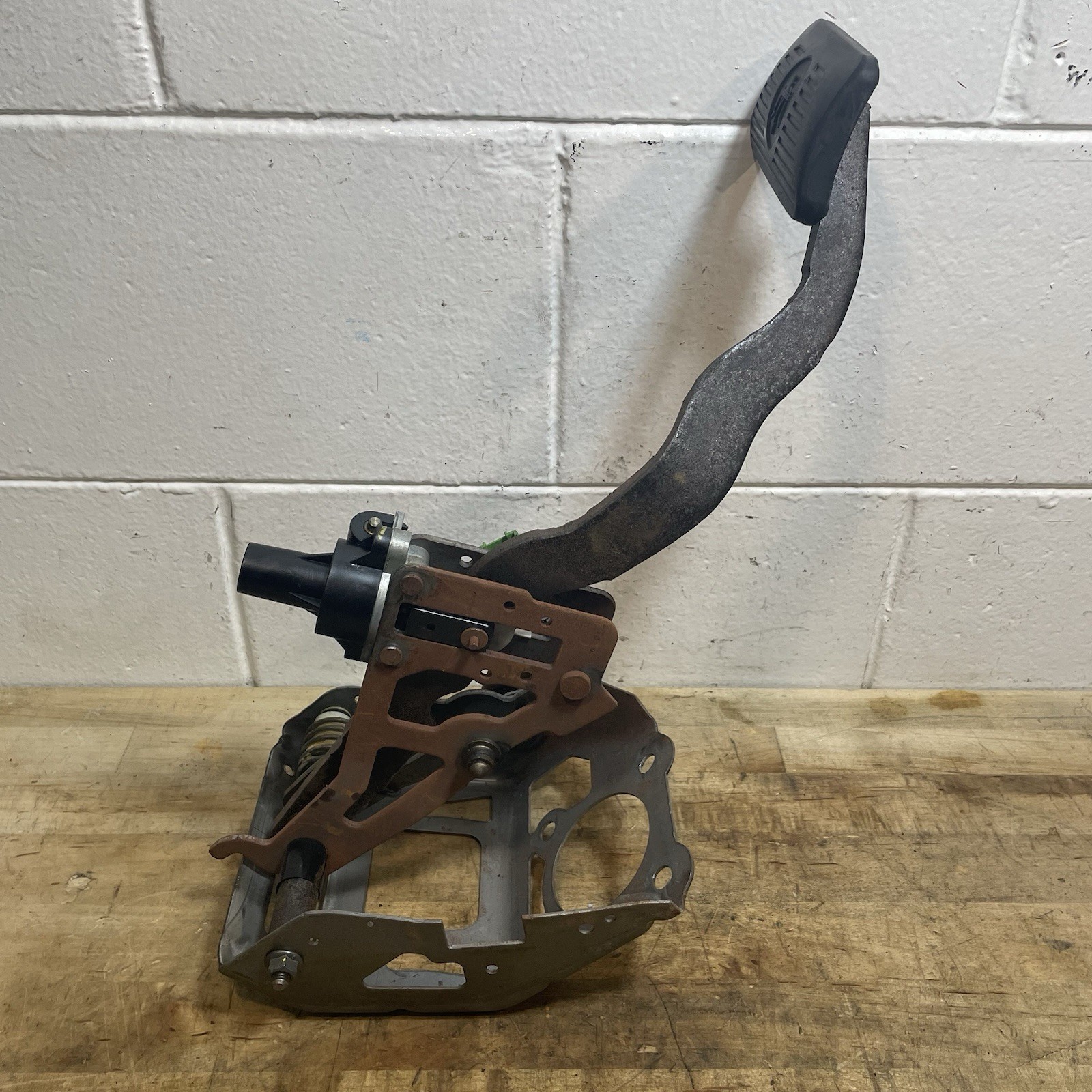 2014-2019 Maserati Ghibli Brake Foot Pedal Assembly W/ Sensor Oem
