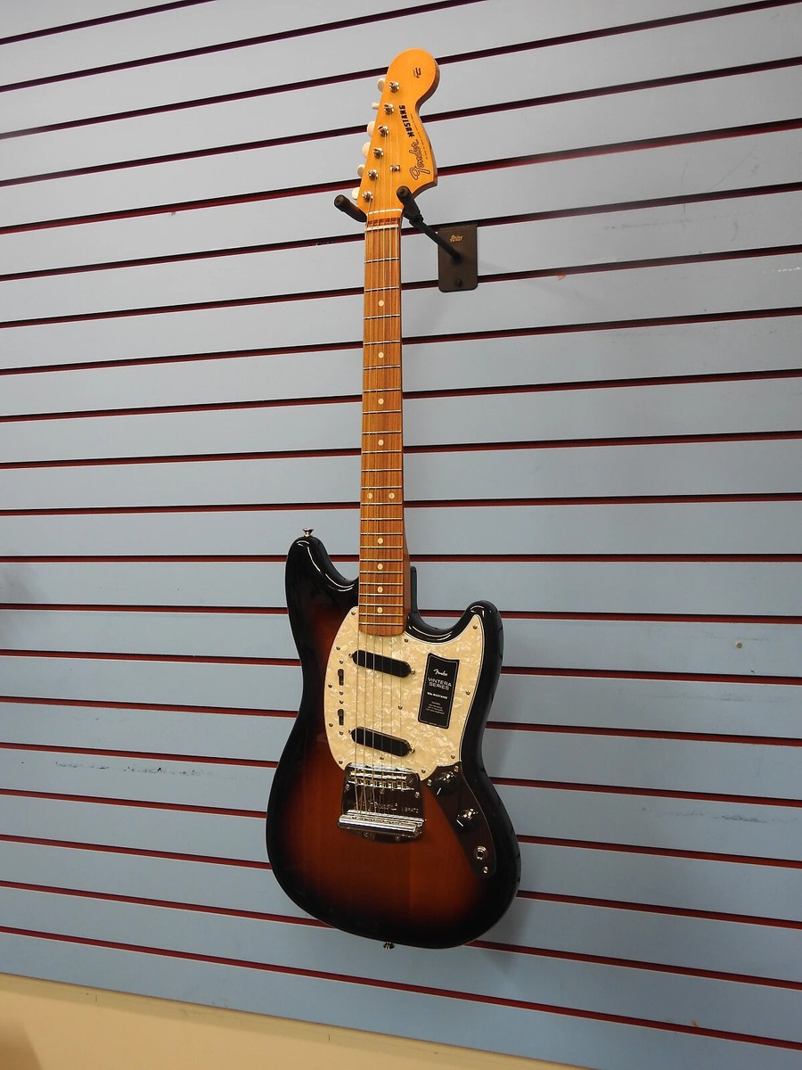 ジミヘン⭐︎Fender VINTERA 60S Mustang Fender Vintera '60s Mustang | Reverb
