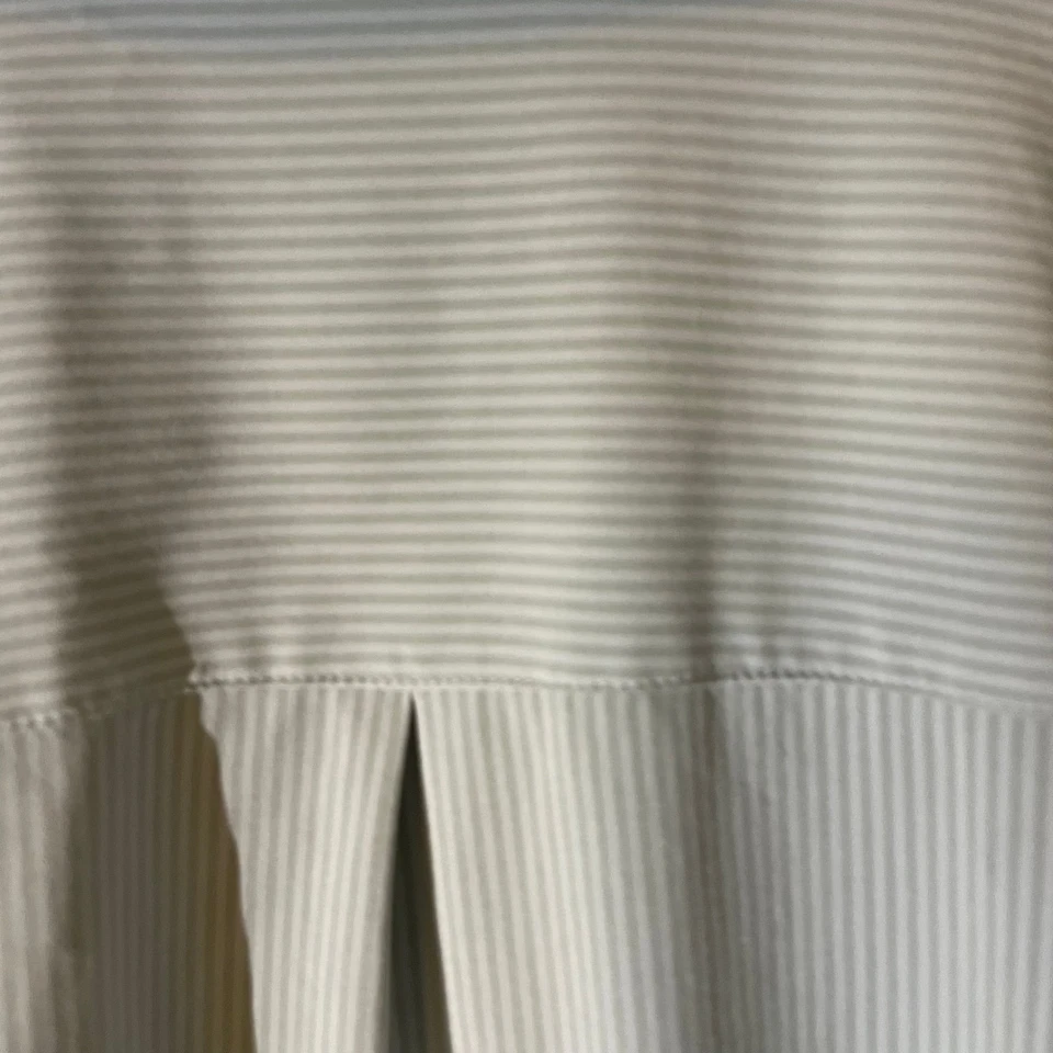 Top para mujer Athleta Urbanite a rayas con botones Foto 4 de 4