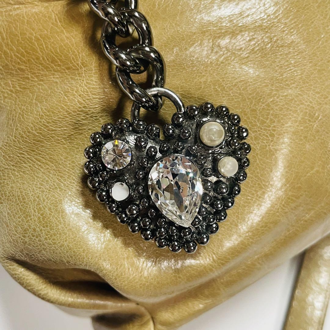 MIUMIU ハート　チャーム Amazon.co.jp: ミュウミュウ キーリング/バッグチャーム miumiu