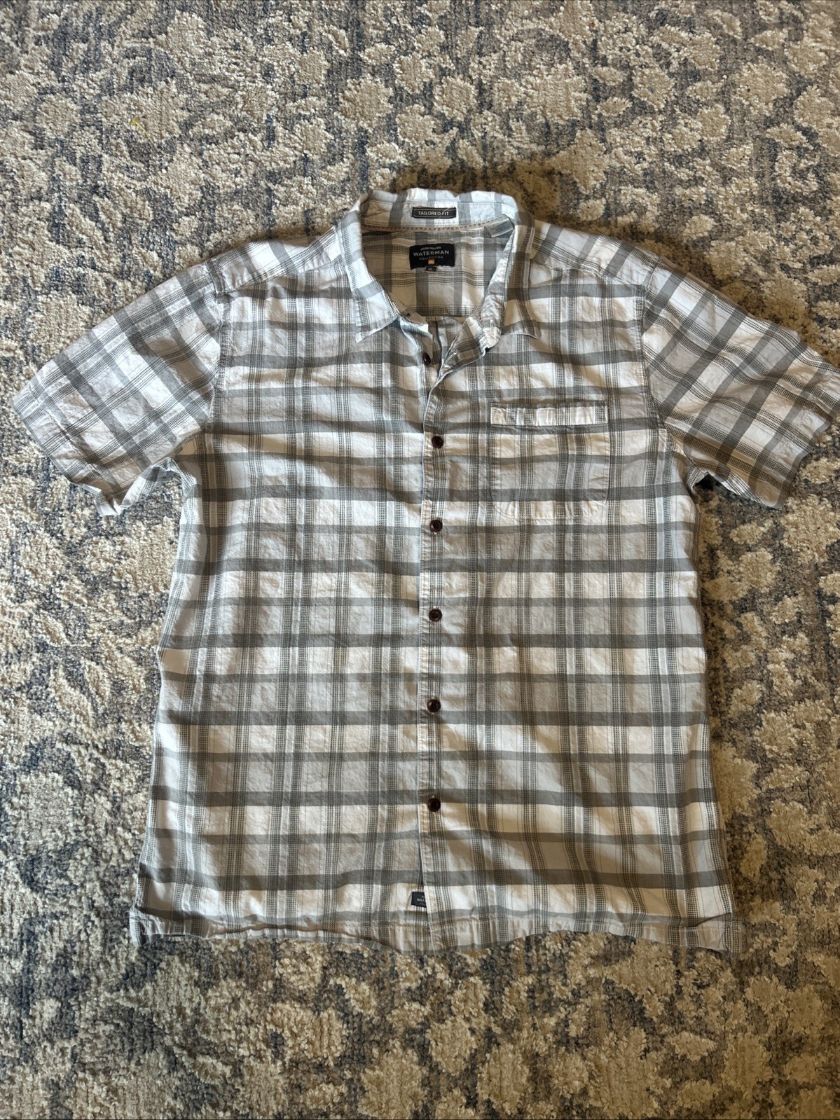 Quicksilver Waterman Shirt Mens XL Gray White Check Plaid Tailored Fit Button Up