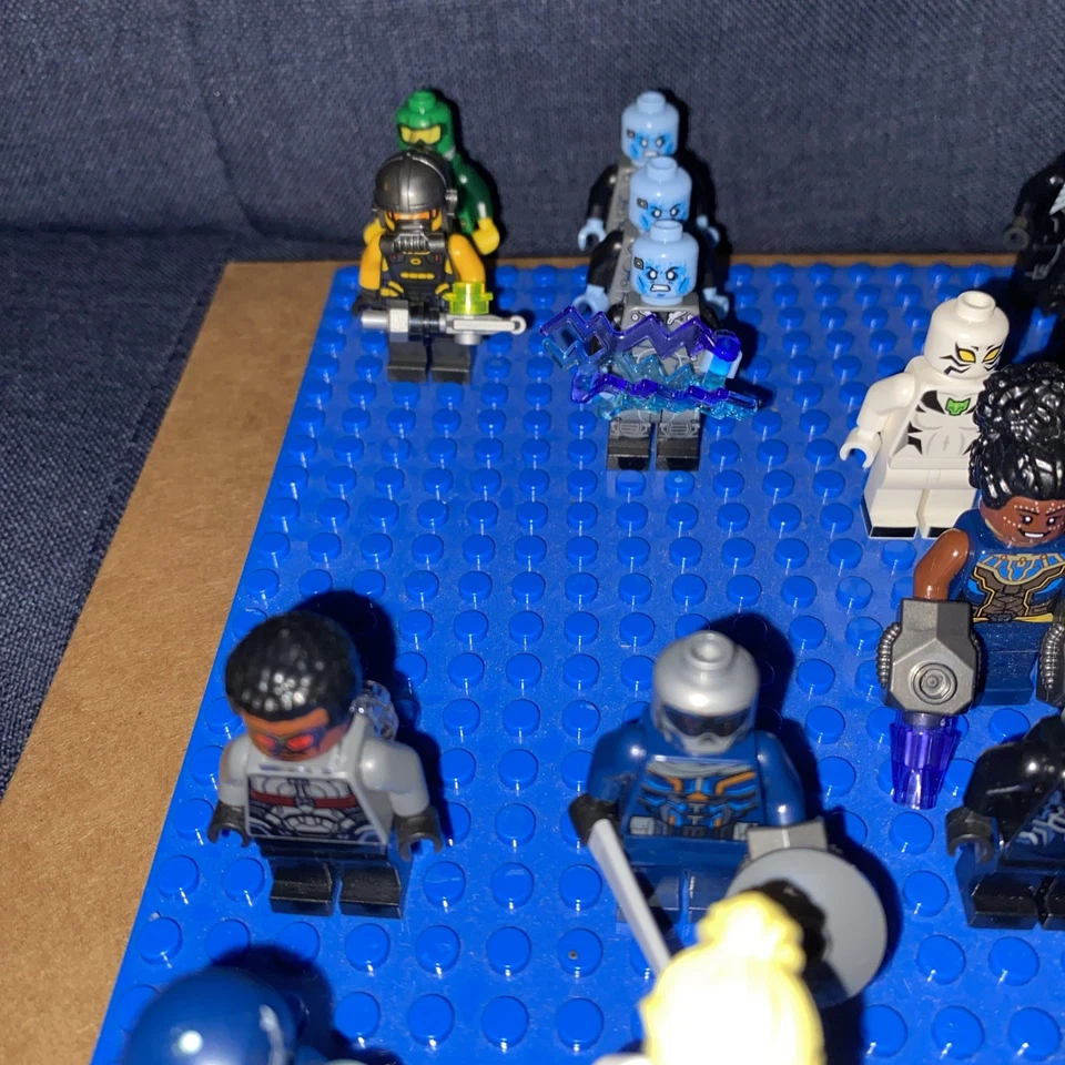 *MASSIVE* LEGO MARVEL RANDOM LOT - you get 2 minifigs. *19 LOTS AVAILABLE* - Image 3 of 4