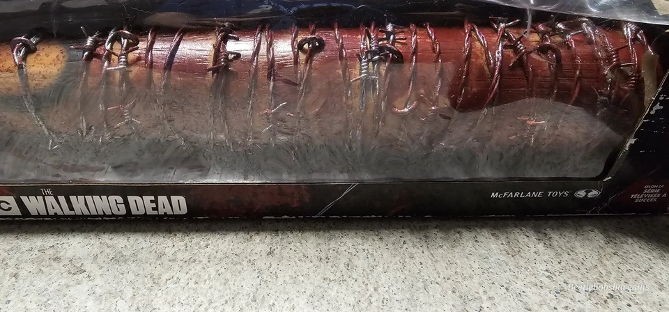 McFarlane 行尸走肉 Negan's Bat Lucille Take It Like a Champ Edition Bloody  — 第 2/4 张图片