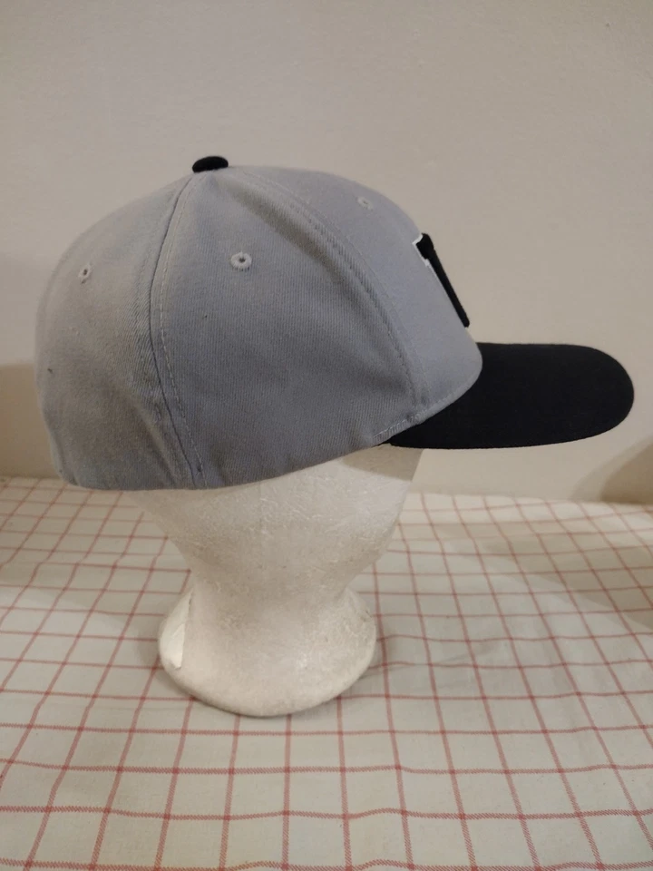 Gorra Letra W Pro Modelo 801F Negra Gris Talla L/XL Para Hombre Bordada Dos Tonos Foto 3 de 4