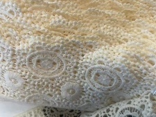 Vintage  Beautiful Venise/Venice Edge Scalloped  Lace Trim - Ivory - 3"
