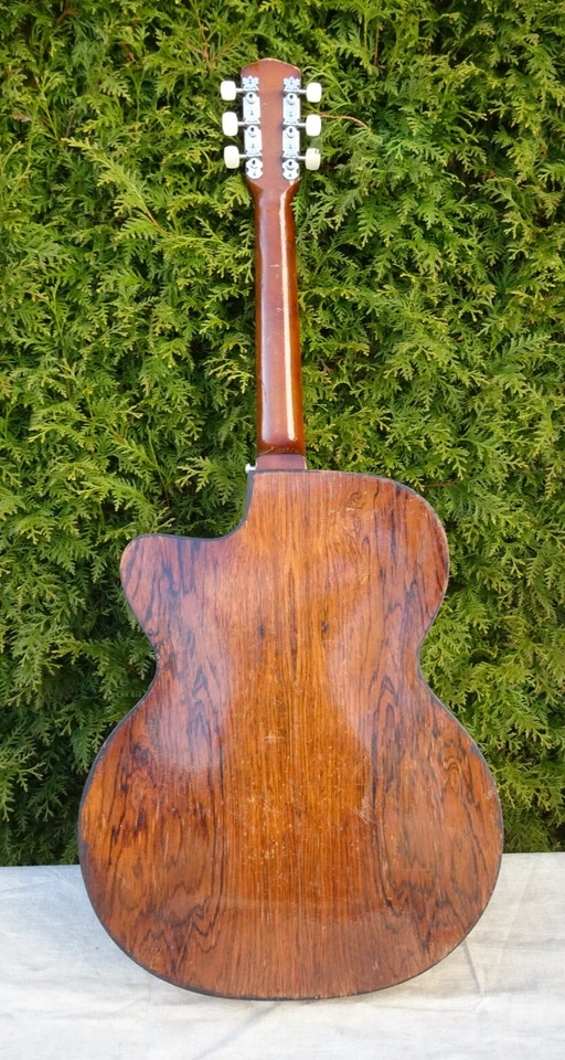 Guitarra antigua para reparar - Imagen 2 de 4