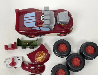 Disney Pixar Cars L5793 Gear Up 'n' Go Lightning McQueen Toy HTF