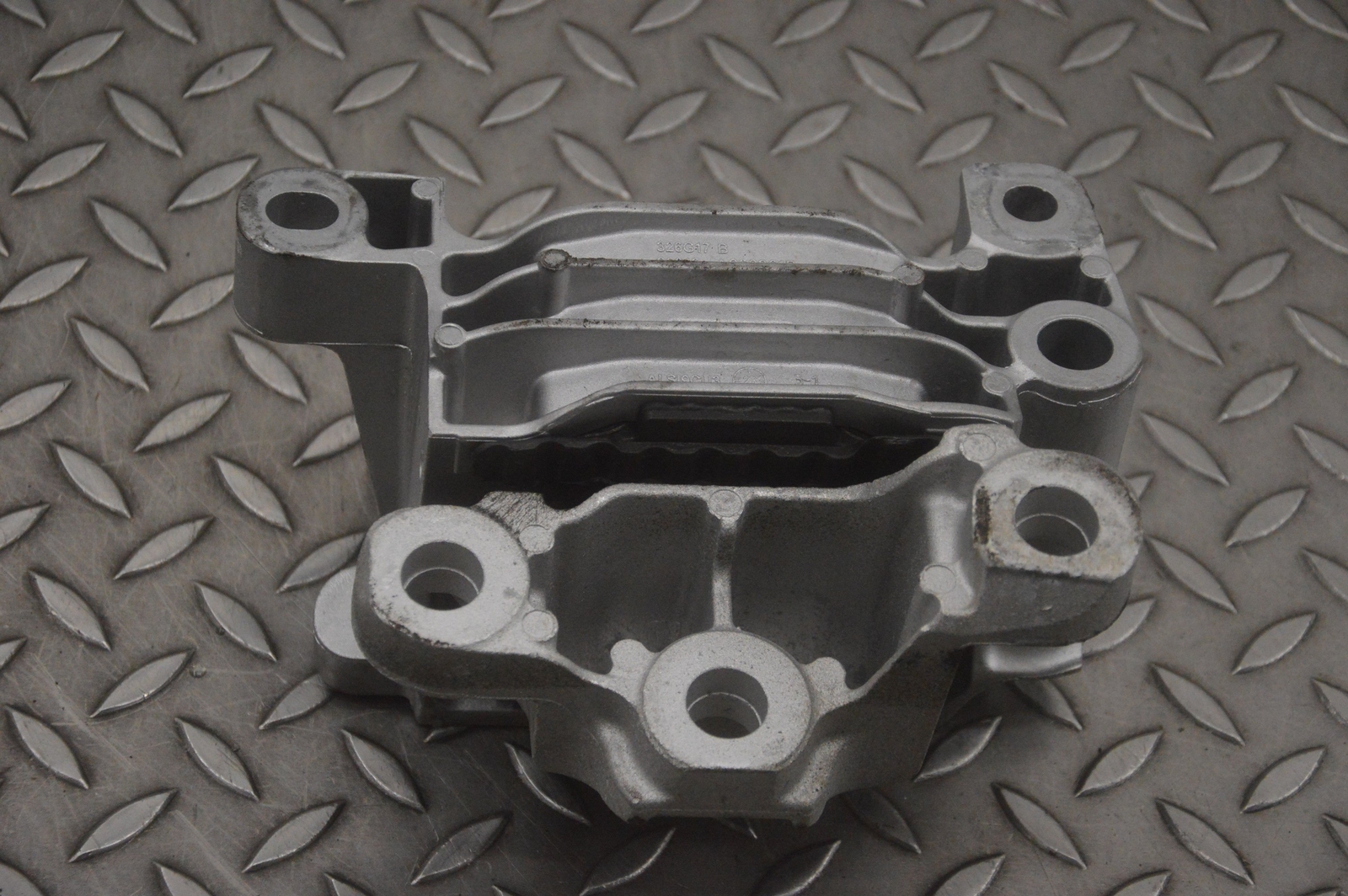Volvo XC40 Engine Mount Left 32139920 B4 2023 RHD 23783180 | eBay