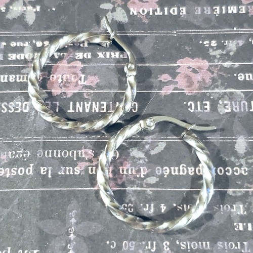 Minimalist Silver Surgical Stainless Steel Round Twist 25mm 2.5mm Hoop Earrings - Picture 3 of 7