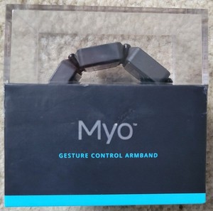 Thalmic Labs MYO Gesture Control Armband in Box with Dongle and Clips MYOD5