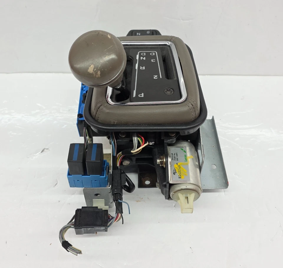 94-97 Jaguar XJ6 Vandan Plas Automatic Transmission Floor Gear Shifter Foto 3 de 4