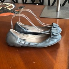 Bloch women's flat silver dance shoes bow detail metallic-Sz 7
