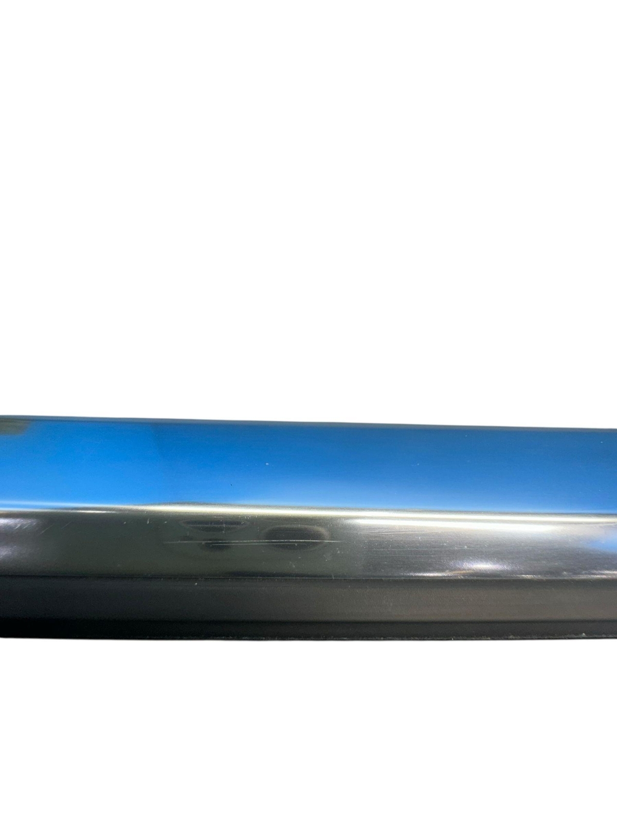 2016-2020 BENTLEY BENTAYGA REAR LEFT DOOR LOWER WINDOW CHROME MOULDING *SCUFFS*