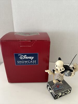 Walt Disney Showcase Collection ''Go For The Touch Down'' #4023570