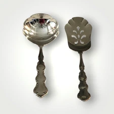 Oneida MOZART Deluxe Stainless 2 Piece Serving Set Gravy & Pierced Pastry Ladles