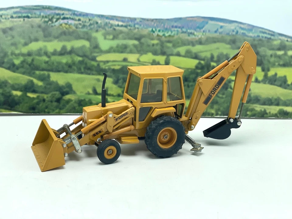 VTG 1/32 Ertl #1456 Ford 555 Backhoe Loader Yellow Construction Die Cast In Box - Image 2 of 4