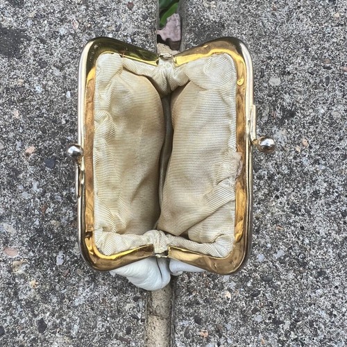 Womens Leather White Coin Purse Brass Kiss Clasp Vintage Retro Glam Mini 70s - Picture 4 of 4