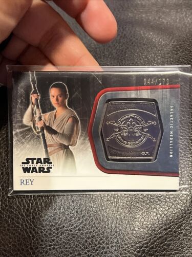 STAR WARS 2015 THE FORCE AWAKENS SERIES 1 SILVER MEDALLION M-20 REY /179 - Picture 1 of 2