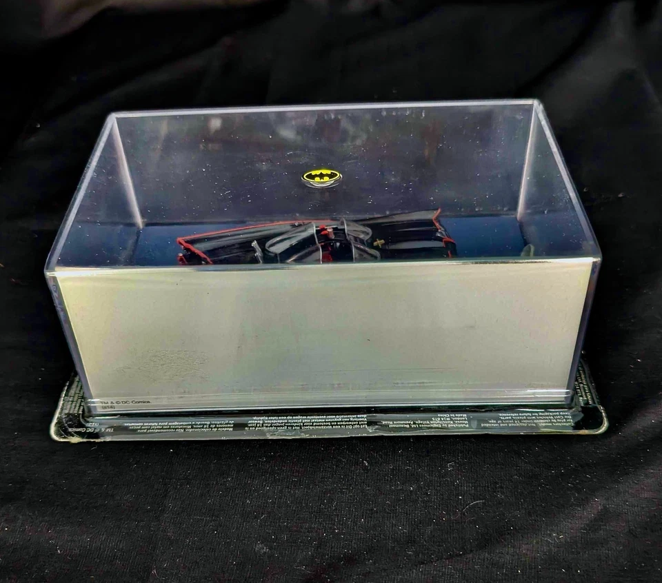 Eaglemoss DC Comics BATMOBILE CLASSIC TV SERIES (1966) Car w/Display Case - Image 4 of 4
