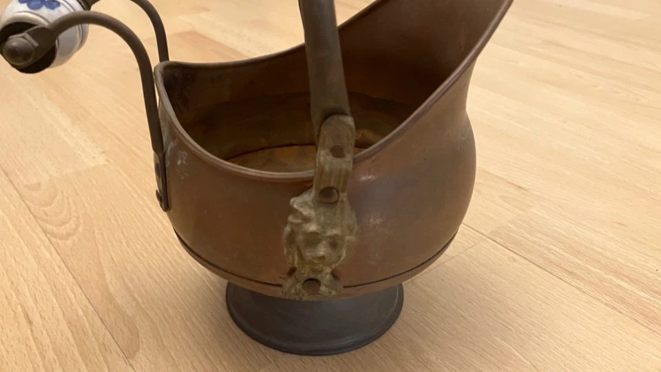 Copper & Brass mini Coal Scuttle planter - Image 3 of 4