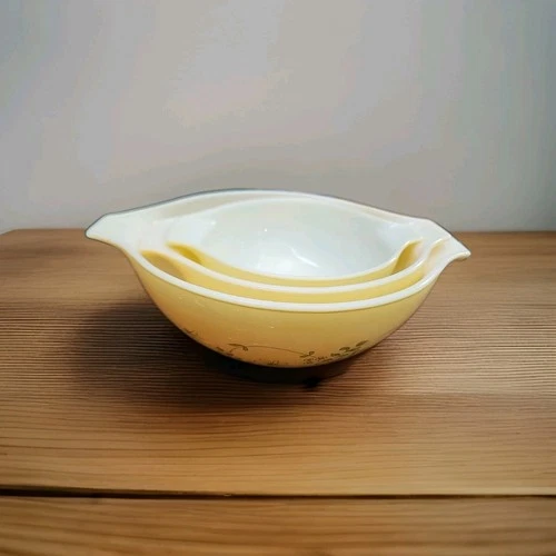 3 Pc Vtg Pyrex Shenandoah Cinderella Nesting Mixing Bowls Yellow #442 #443 #444