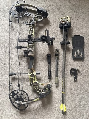 Matthew s Triax Bow with Accessories and Case