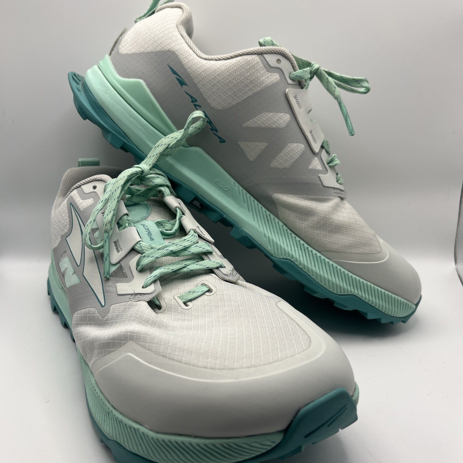 Altra Lone Peak 7 Trail Women’s Sz 9 Light Gray Teal Low Sneakers GENTLY WORN!