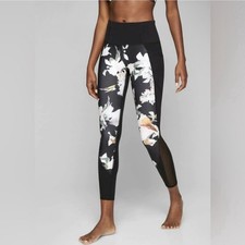 Athleta Black Blossom Intuition 7/8 tight leggings size: M