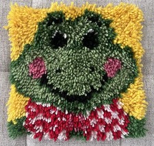 Wonderart 426186 Latch Hook Kit Green Frog Froggy 12x12 Completed