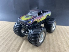 Hot Wheels Monster Jam Reptoid Monster Truck 1:64, COMB SHIP $1
