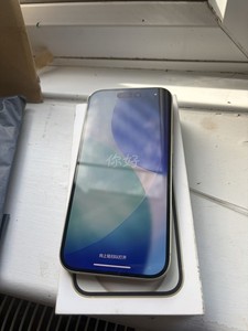 Apple iPhone 15 128Gb Gelb - Entsperrt - Batteriezustand 89% mit Karton