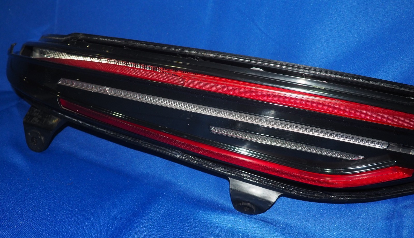 2022-2026 Maserati MC20 MCPura Driver Left Rear Quarter Tail Light *For Parts*