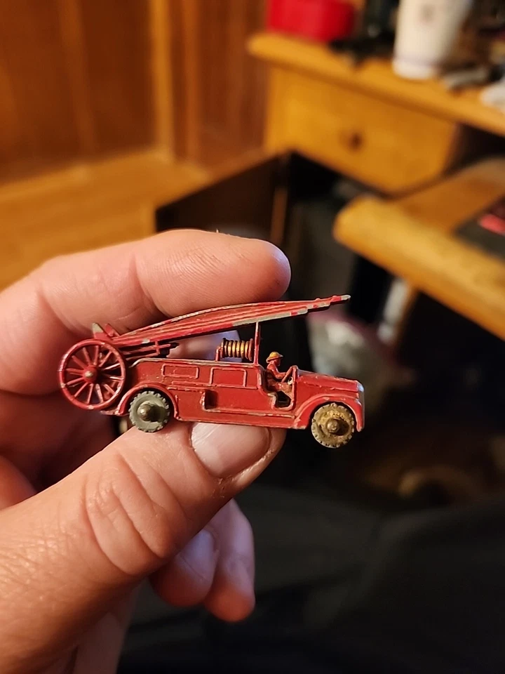 Matchbox Lesney #9B Dennis Fire Escape Truck Front Bumper Metal Wheels 1957 - Image 2 of 4