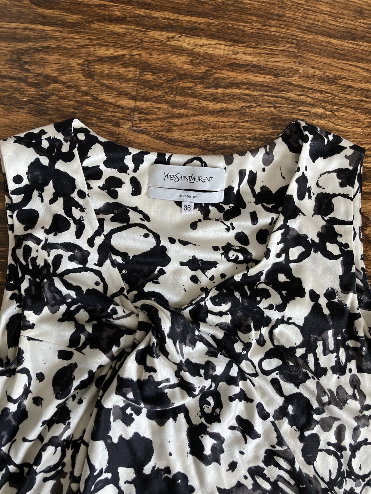 Top Yves Saint Laurent xs taglia 36