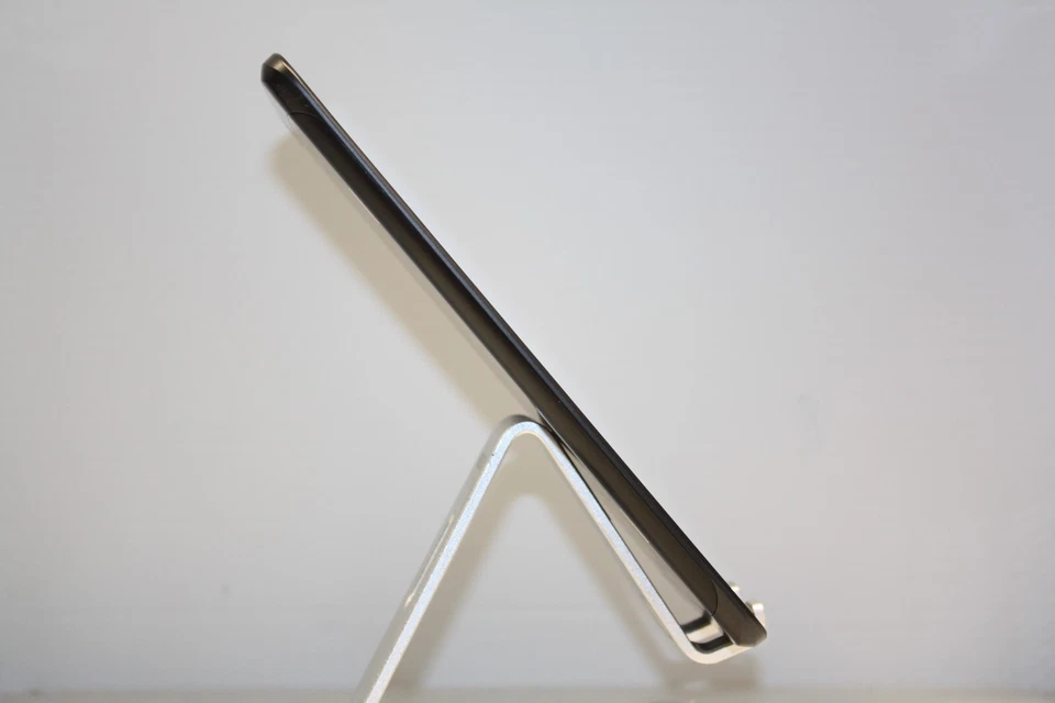 LG G Pad VK810 - 16GB - Wi-Fi + 4G (Verizon) 8.3in Tablet - Black - Image 4 of 4