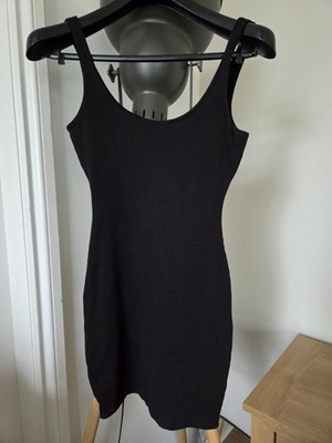 Meshki Rippstrick Bodycon Kleid Ärmellos Schwarz Minimalistisch Capsule Luxe Medium 