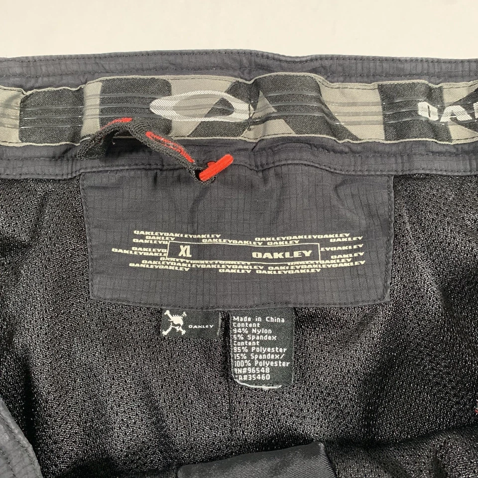 Vintage Oakley Software MTB Cargo Shorts Mens XL X-Large Tech Hiking Outdoor - Image 3 of 4