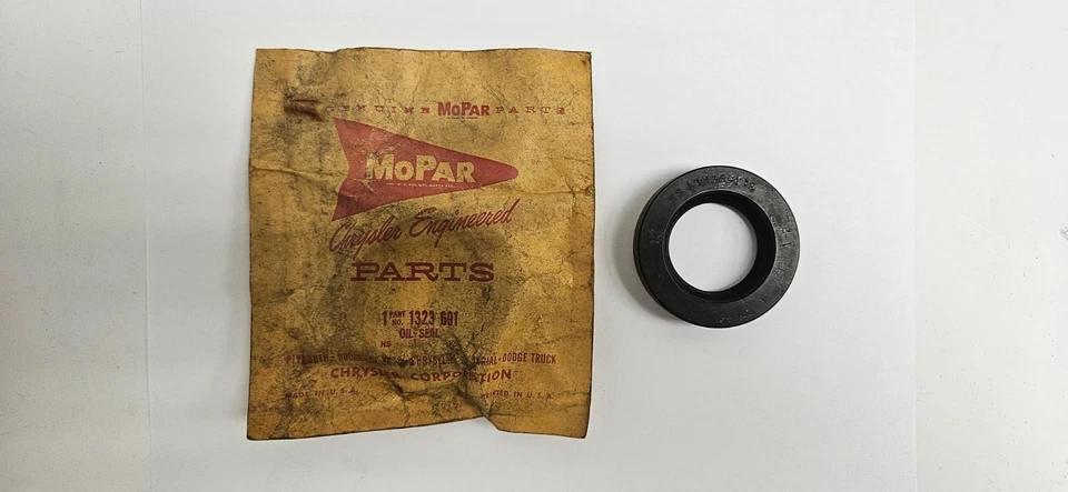 Chrysler Windsor New Yorker DeSoto S-15 1951-1953 sello de eje de turbina 1323691 nuevo de stock Foto 2 de 4