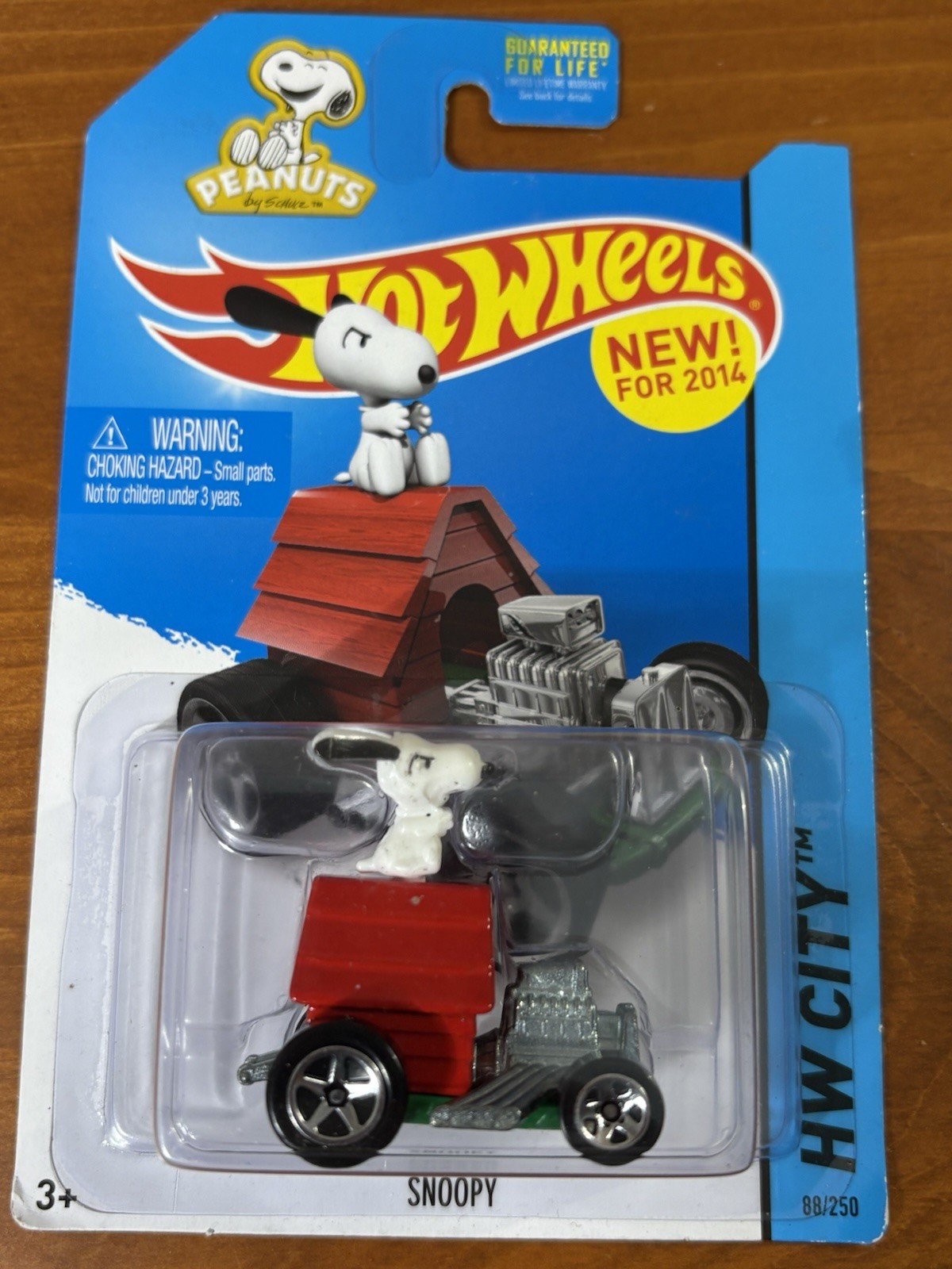 Hot Wheels HW City Snoopy 2014 88/250.  NIP