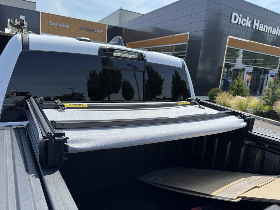 Cubierta de carga negra para Ram 1500 2019-2025 Mopar 68581085AA Foto 3 de 3