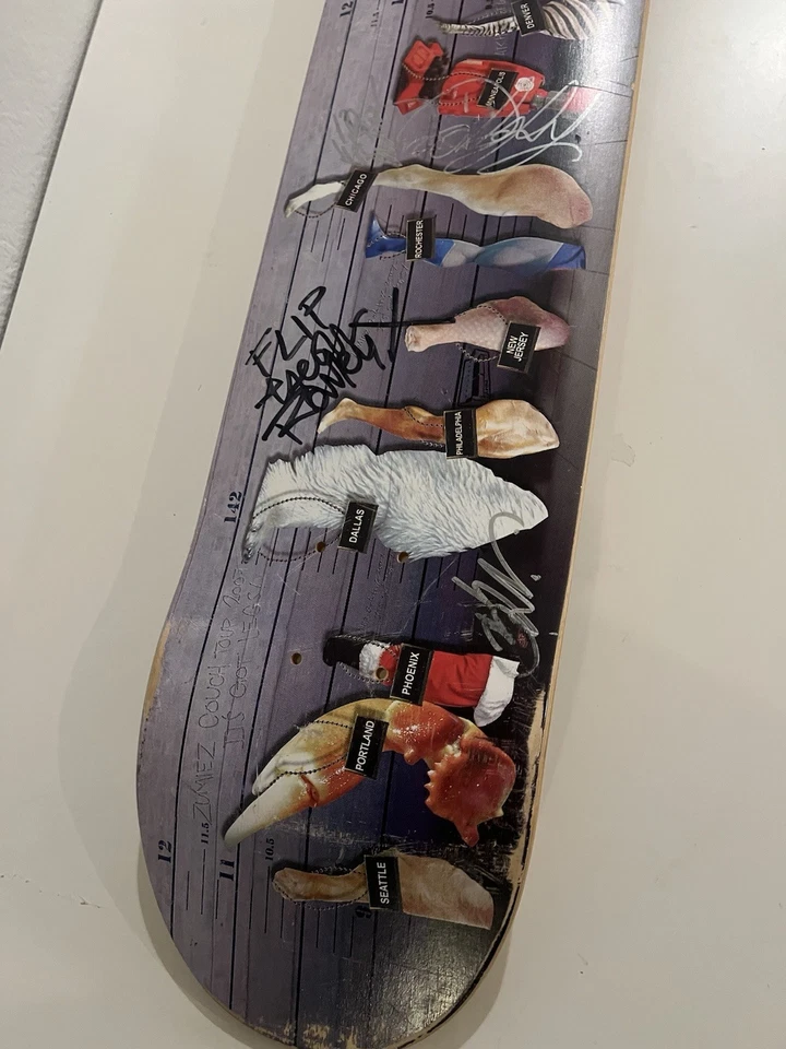 Flip 2007 Zumiez Couch Tour Team-Signed Deck Rowley Appleyard Boulala - Image 2 of 4