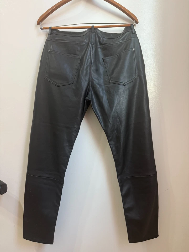 Мужские черные узкие брюки Zara из искусственной кожи (полиэстер) размер 32 - классные!!! - Изображение 2 из 4