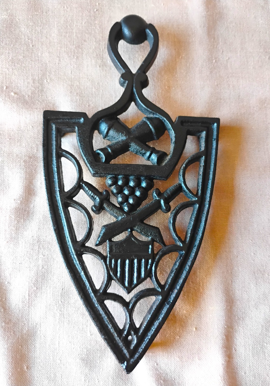 Cast Iron Shield Shaped Trivet Black with Raised Feet 8x4x1 + Iron Hook - second product detail image